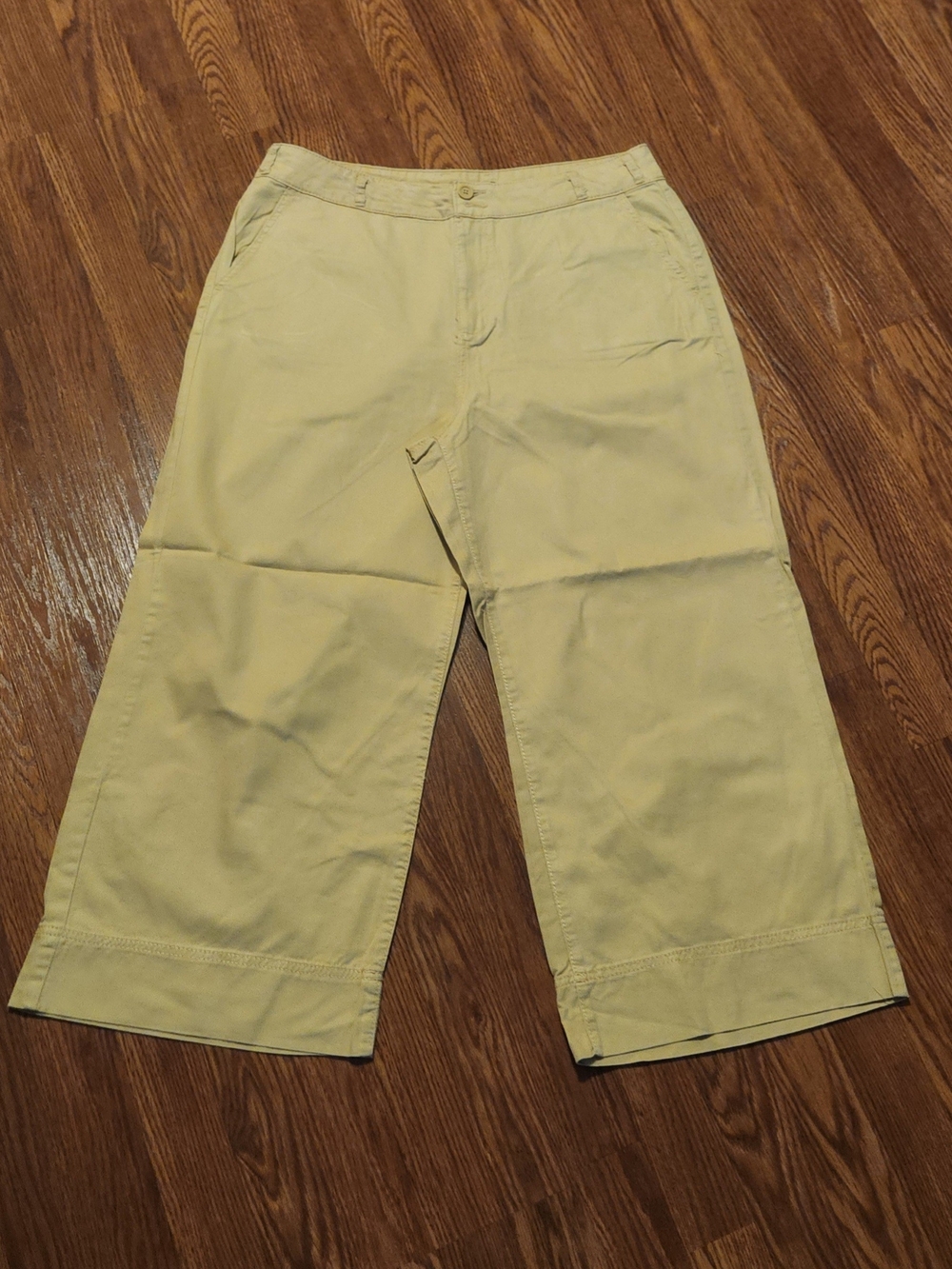 Vanilla Star Cropped Wide-Leg Pants in Pale Yellow